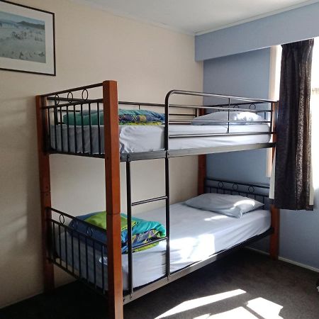 Annies Nirvana Lodge Backpackers Takaka Exteriör bild