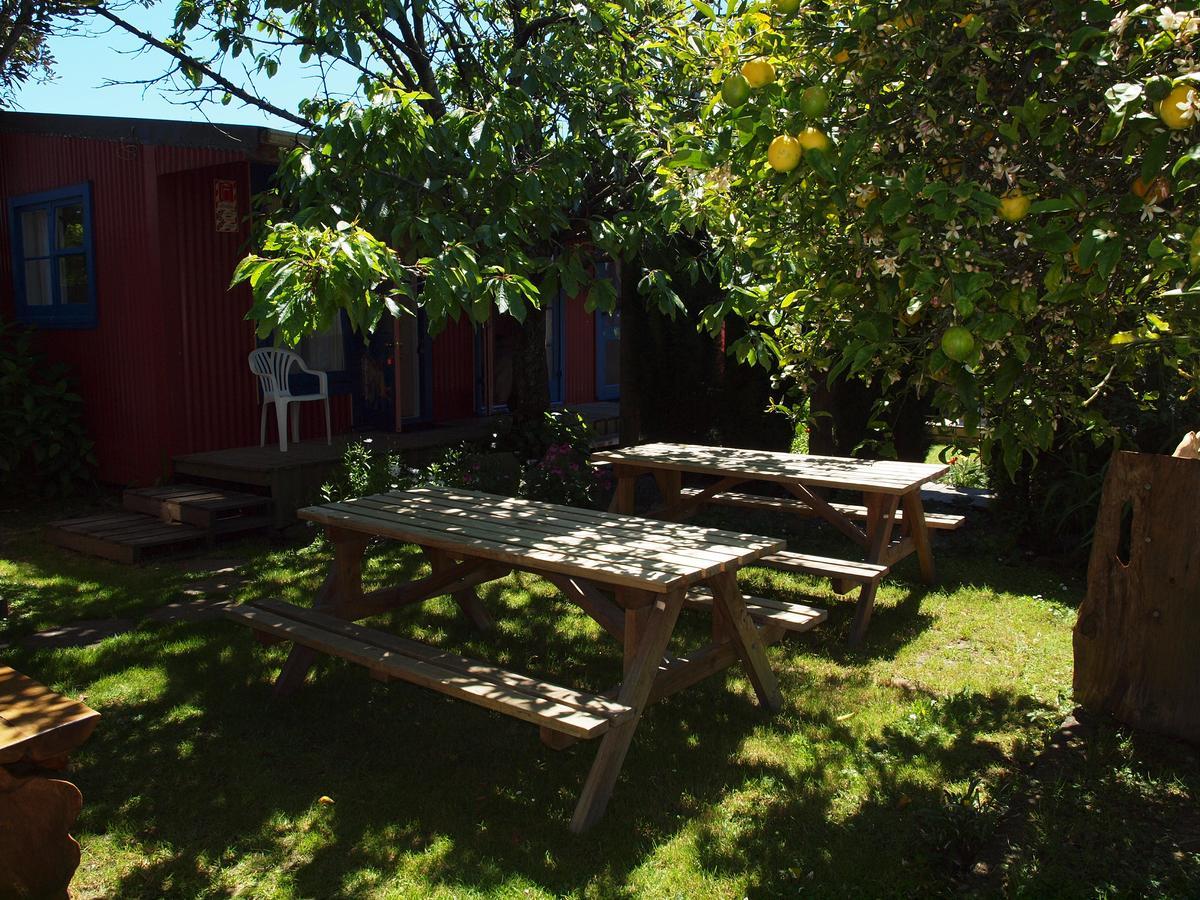 Annies Nirvana Lodge Backpackers Takaka Exteriör bild