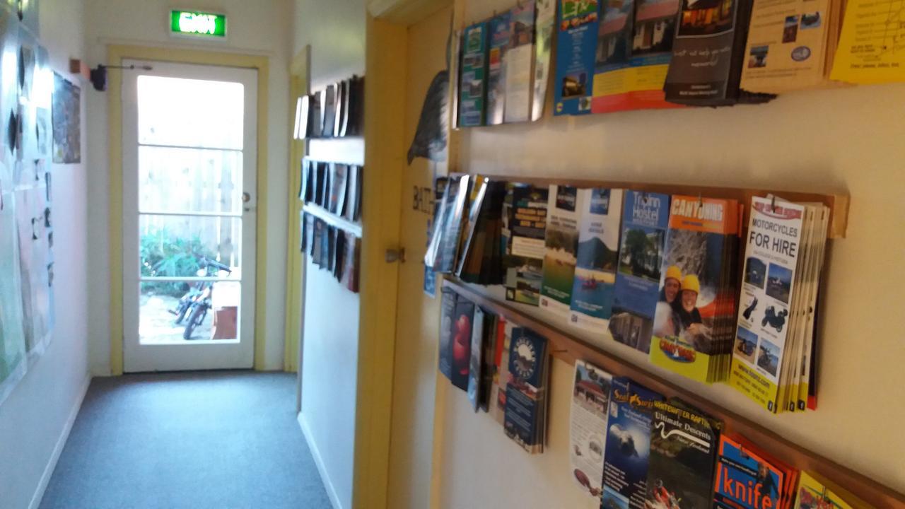 Annies Nirvana Lodge Backpackers Takaka Exteriör bild