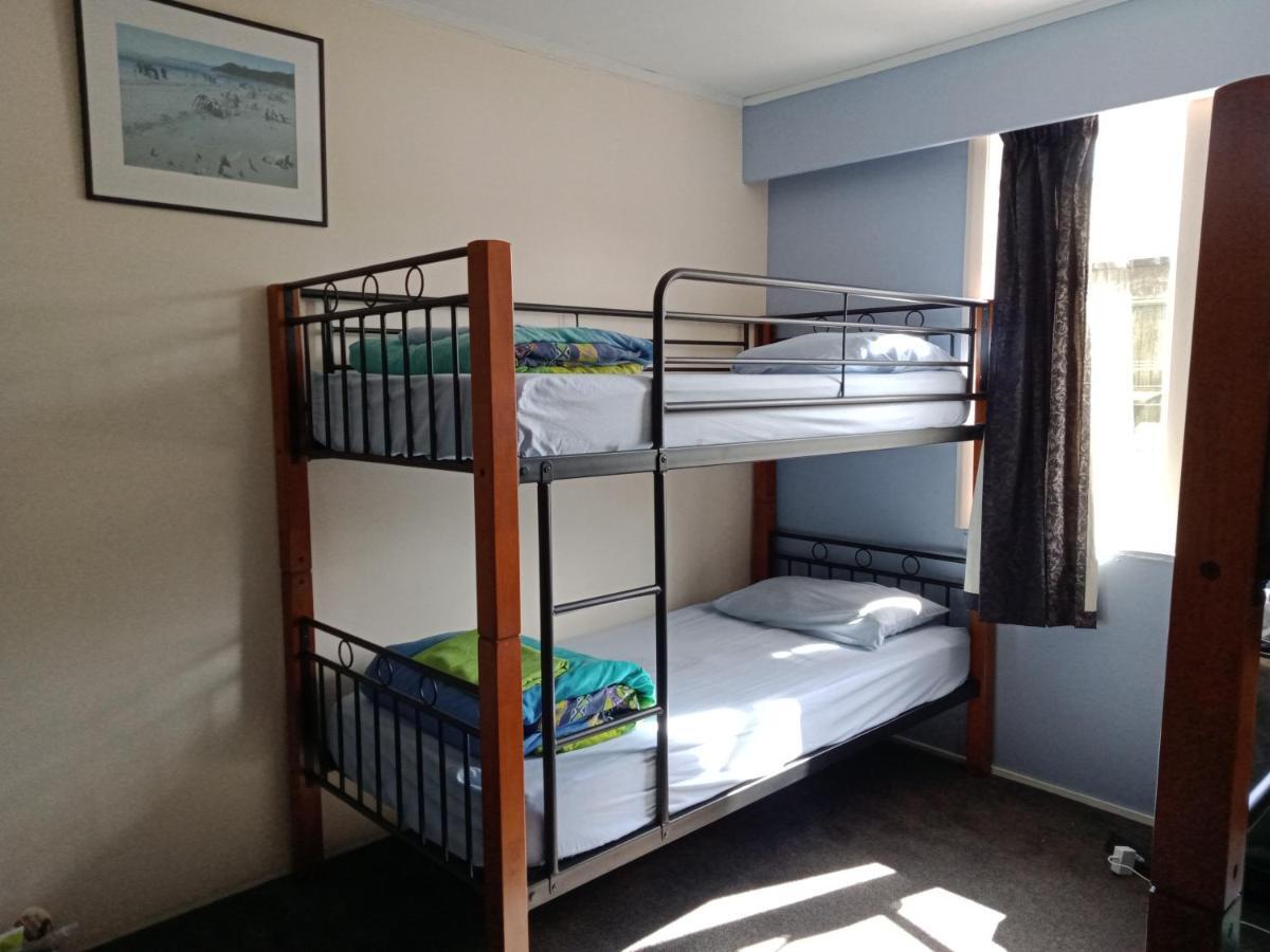 Annies Nirvana Lodge Backpackers Takaka Exteriör bild